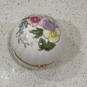 Vintage Aynsley Wild Tudor Circle Trinket Box